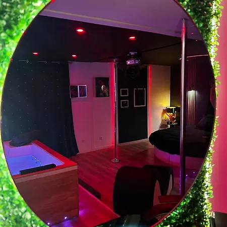 De Gamme - L'extase Avec Jacuzzi Отель для свиданий *