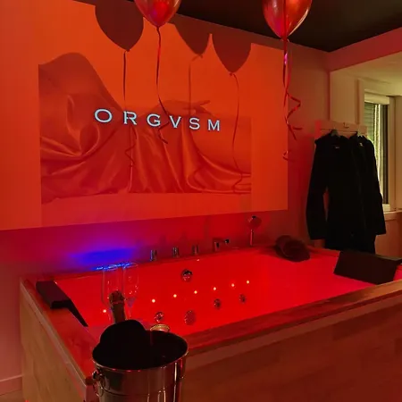 De Gamme - L'extase Avec Jacuzzi Violaines