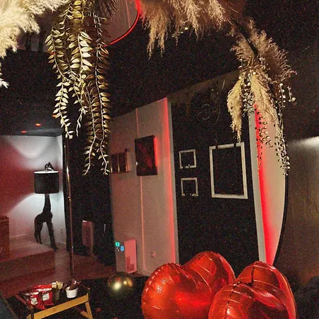 Отель для свиданий De Gamme - L'extase Avec Jacuzzi *