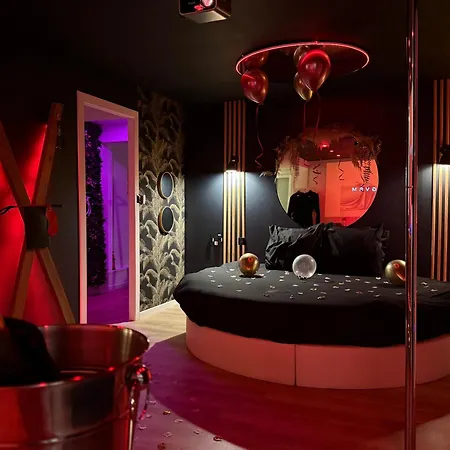 De Gamme - L'extase Avec Jacuzzi Violaines