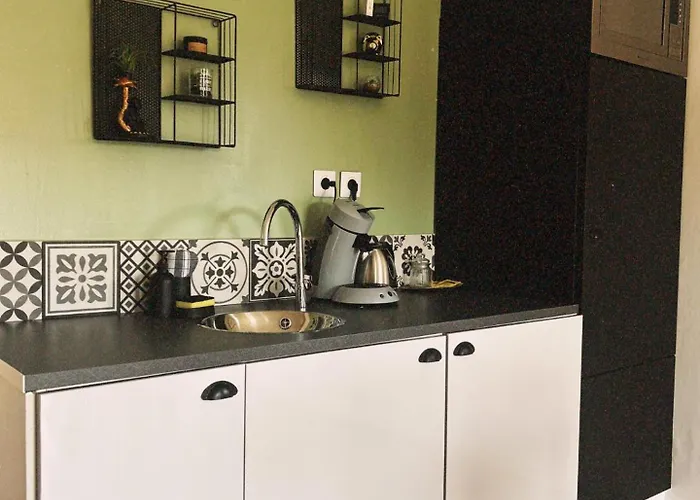 Love hôtel De Gamme - L'extase Avec Jacuzzi Violaines