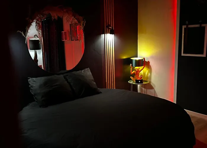 Love hôtel De Gamme - L'extase Avec Jacuzzi *