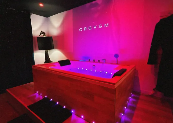 Love hôtel De Gamme - L'extase Avec Jacuzzi *