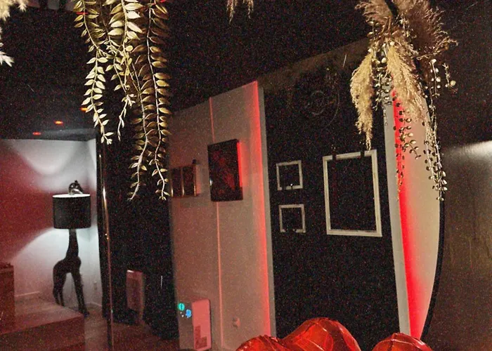 Love hôtel De Gamme - L'extase Avec Jacuzzi *